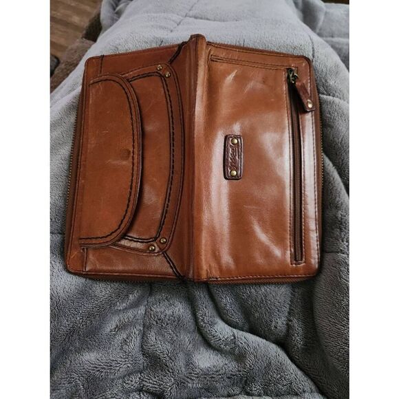 Fossil Brown Leather full zip long wallet. Normal signs of ware see pictures - Picture 4 of 10